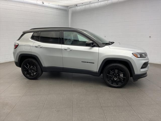 2024 Jeep Compass COMPASS LATITUDE 4X4