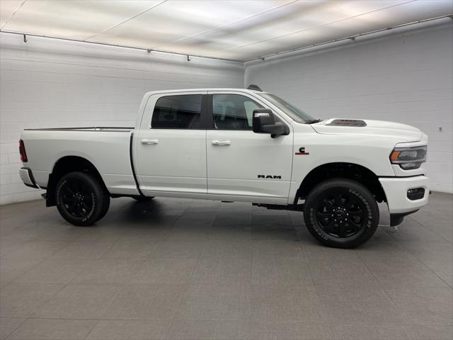 2024 RAM Ram 3500 RAM 3500 LARAMIE CREW CAB 4X4 64 BOX