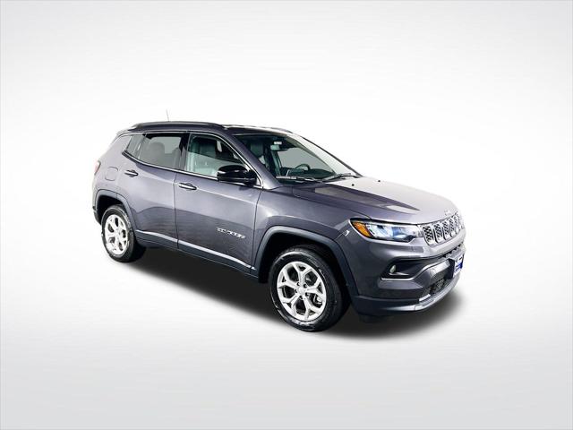 2024 Jeep Compass COMPASS LATITUDE 4X4