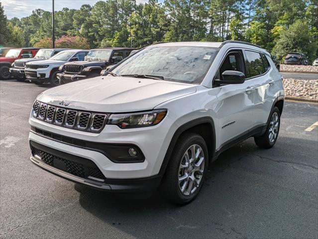 2024 Jeep Compass COMPASS LATITUDE LUX 4X4