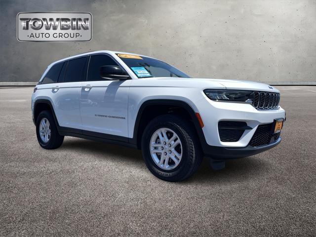 2022 Jeep Grand Cherokee Laredo 4x2