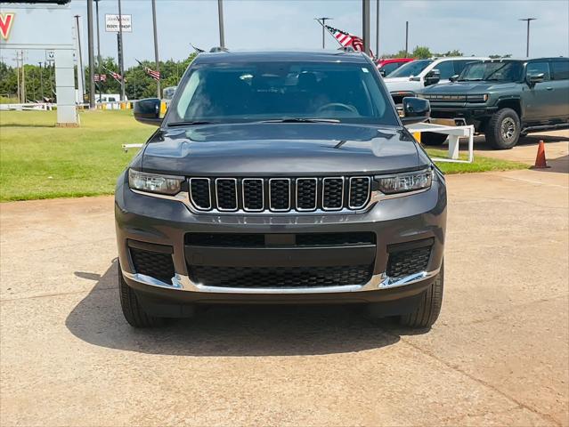 2023 Jeep Grand Cherokee L Laredo 4x2