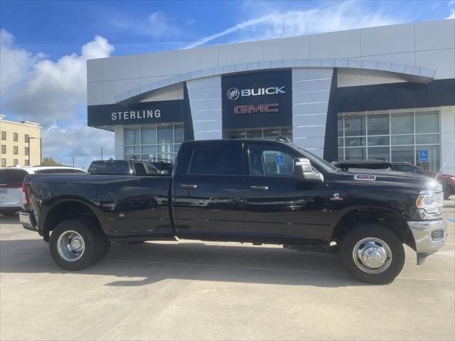 2023 RAM 3500 Tradesman Crew Cab 4x4 8 Box