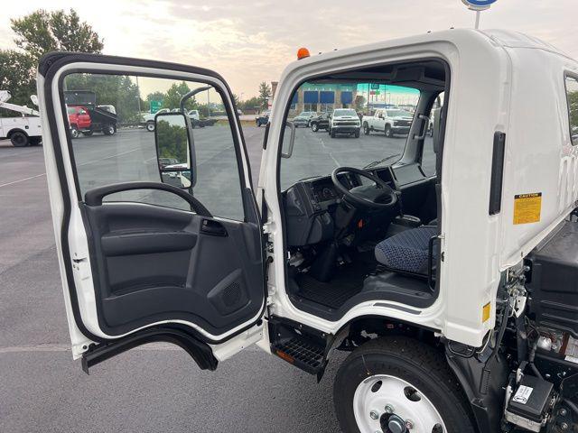 2024 Chevrolet 5500 Base