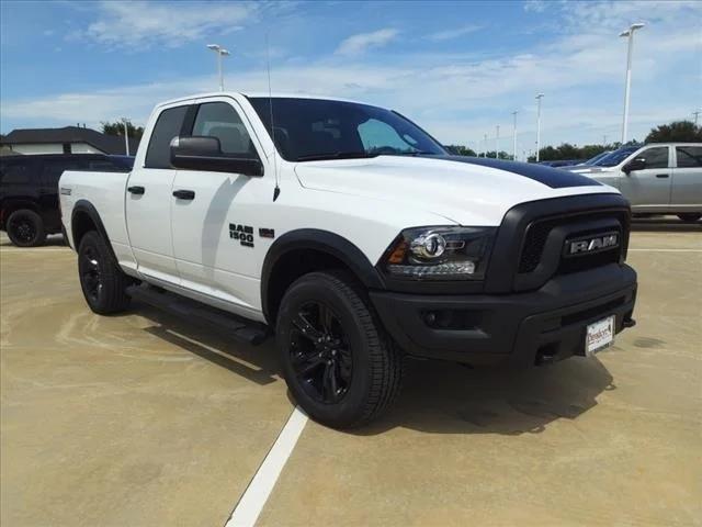 2024 RAM Ram 1500 Classic RAM 1500 CLASSIC WARLOCK QUAD CAB 4X4 64 BOX