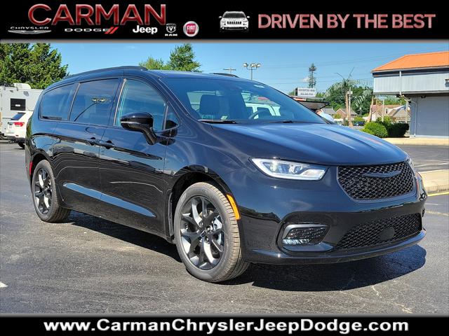 2024 Chrysler Pacifica PACIFICA TOURING L