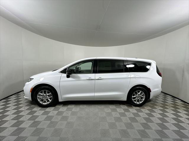 2024 Chrysler Pacifica PACIFICA TOURING L