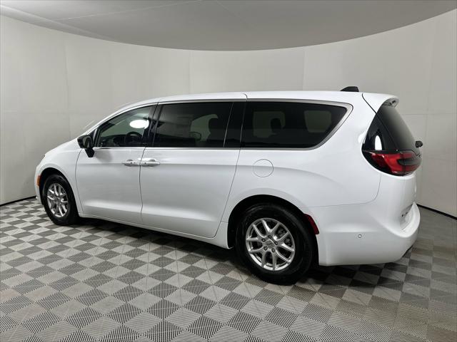 2024 Chrysler Pacifica PACIFICA TOURING L