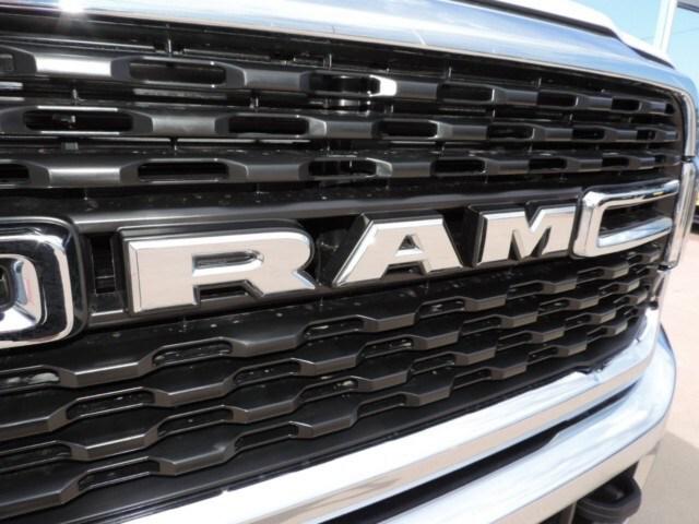 2024 RAM Ram 3500 Chassis Cab RAM 3500 SLT CREW CAB CHASSIS 4X4 60 CA