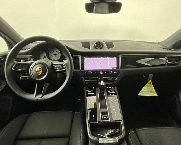2024 Porsche Macan AWD