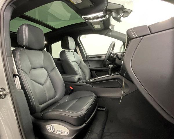 2024 Porsche Macan AWD