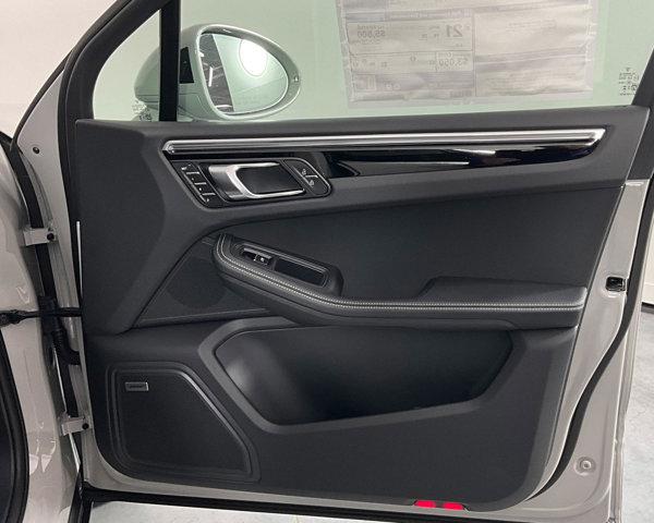 2024 Porsche Macan AWD