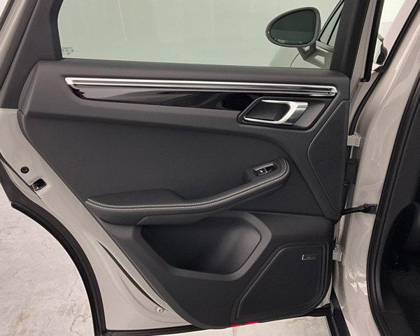 2024 Porsche Macan AWD