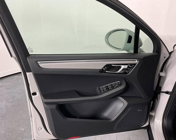 2024 Porsche Macan AWD