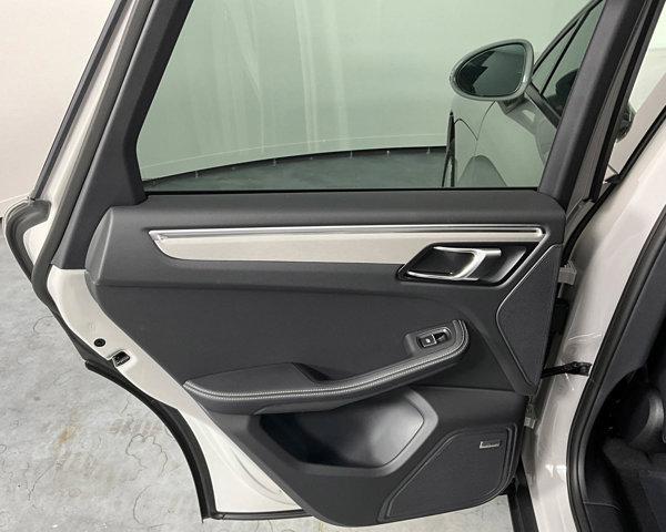 2024 Porsche Macan AWD