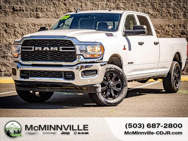 2022 RAM 3500 Tradesman Crew Cab 4x4 8 Box