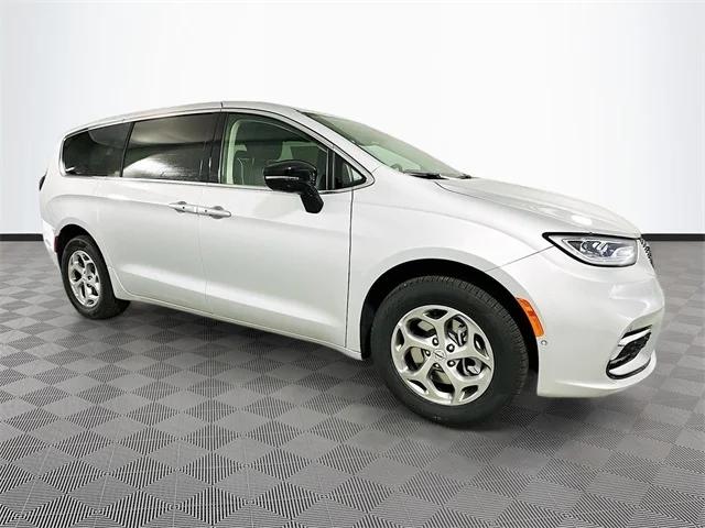 2024 Chrysler Pacifica PACIFICA LIMITED AWD