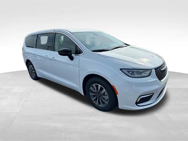 2024 Chrysler Pacifica Hybrid PACIFICA PLUG-IN HYBRID SELECT