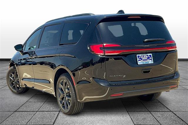 2024 Chrysler Pacifica PACIFICA TOURING L AWD