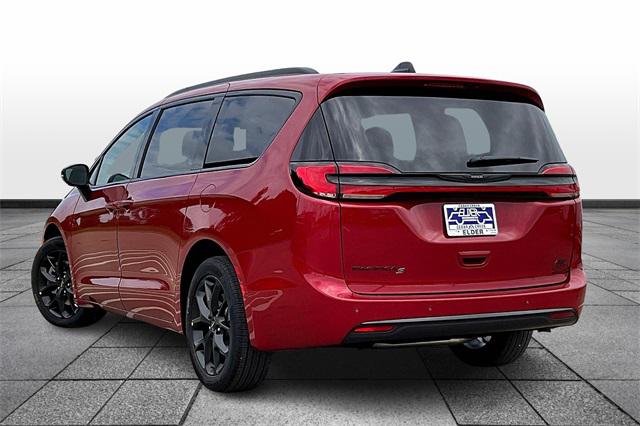 2024 Chrysler Pacifica PACIFICA TOURING L AWD