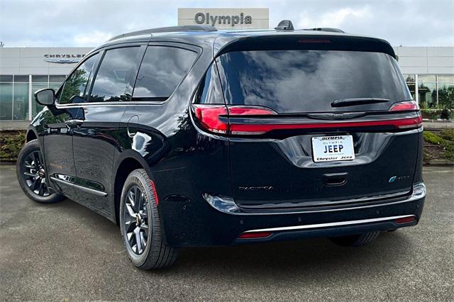 2024 Chrysler Pacifica Hybrid PACIFICA PLUG-IN HYBRID ROAD TRIPPER