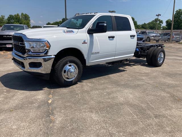 2024 RAM Ram 3500 Chassis Cab RAM 3500 SLT CREW CAB CHASSIS 4X4 60 CA