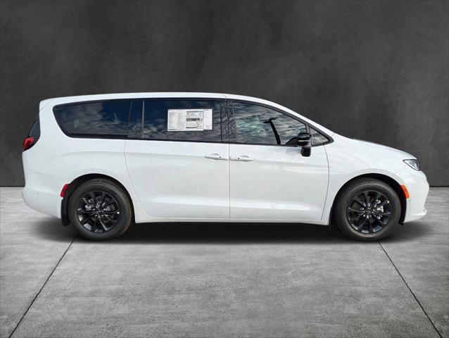 2024 Chrysler Pacifica Hybrid PACIFICA PLUG-IN HYBRID S APPEARANCE