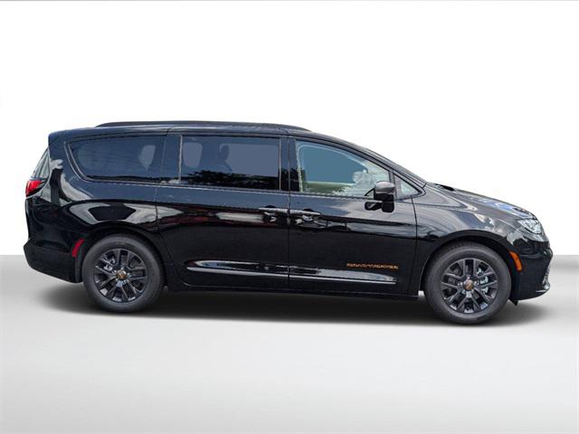 2024 Chrysler Pacifica Hybrid PACIFICA PLUG-IN HYBRID ROAD TRIPPER