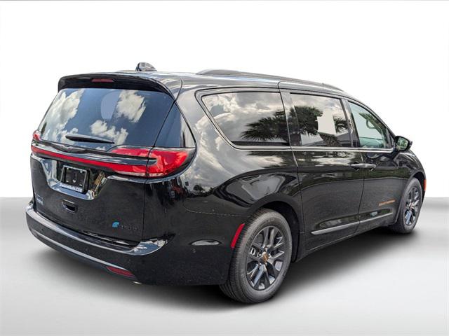 2024 Chrysler Pacifica Hybrid PACIFICA PLUG-IN HYBRID ROAD TRIPPER