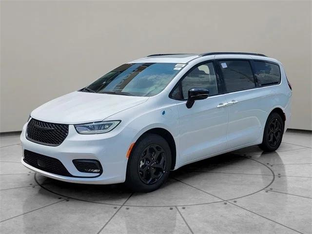 2024 Chrysler Pacifica Hybrid PACIFICA PLUG-IN HYBRID PREMIUM S APPEARANCE