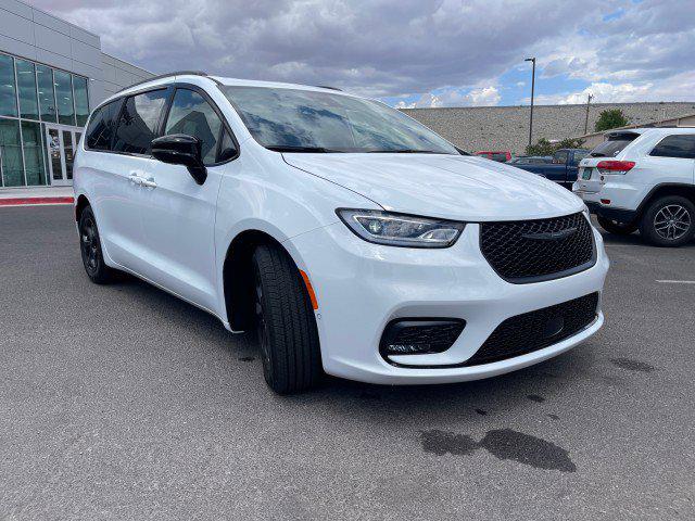 2024 Chrysler Pacifica Hybrid PACIFICA PLUG-IN HYBRID PREMIUM S APPEARANCE