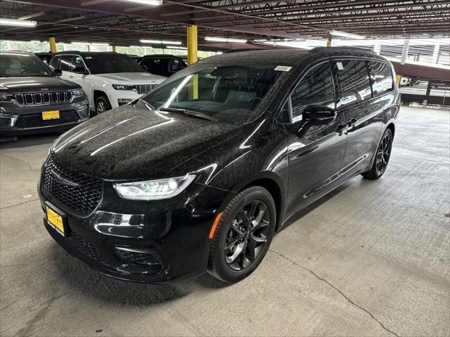 2024 Chrysler Pacifica PACIFICA LIMITED