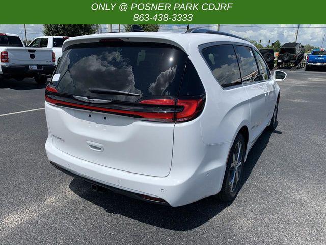 2024 Chrysler Pacifica PACIFICA PINNACLE