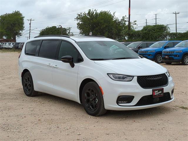 2024 Chrysler Pacifica Hybrid PACIFICA PLUG-IN HYBRID PREMIUM S APPEARANCE