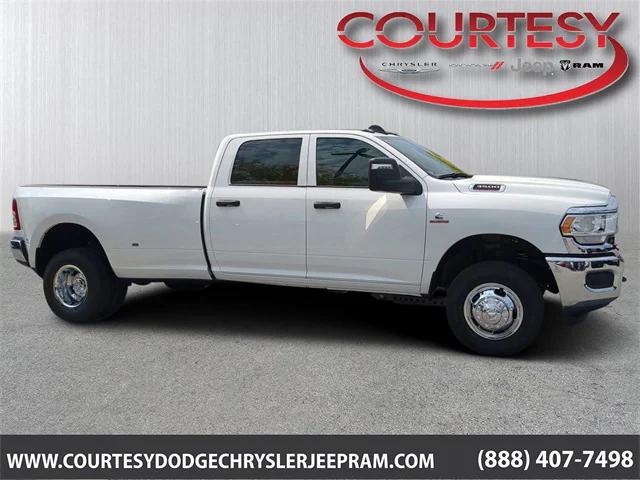 2024 RAM Ram 3500 RAM 3500 TRADESMAN CREW CAB 4X4 8 BOX