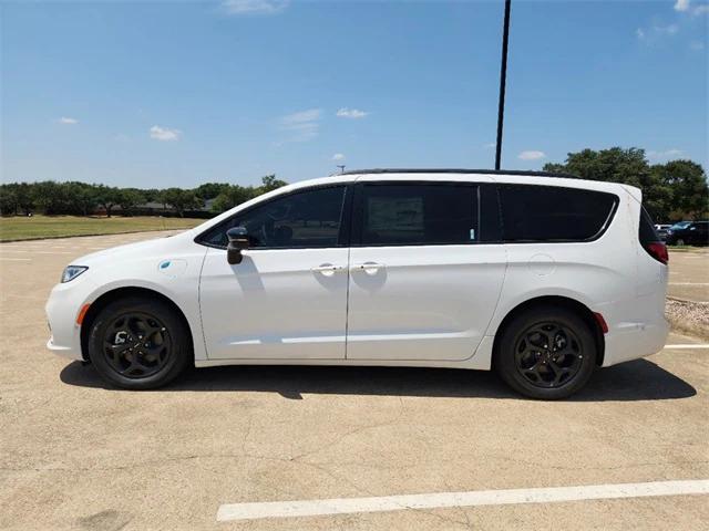 2024 Chrysler Pacifica Hybrid PACIFICA PLUG-IN HYBRID PREMIUM S APPEARANCE