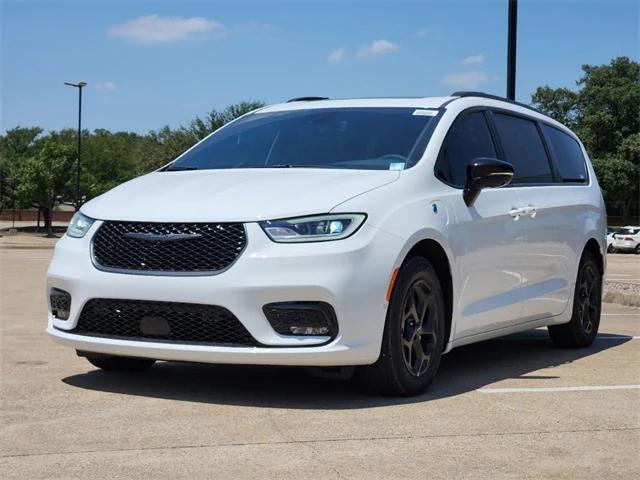 2024 Chrysler Pacifica Hybrid PACIFICA PLUG-IN HYBRID PREMIUM S APPEARANCE