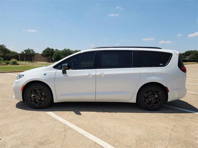 2024 Chrysler Pacifica Hybrid PACIFICA PLUG-IN HYBRID PREMIUM S APPEARANCE