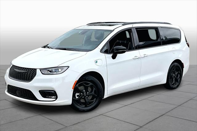 2024 Chrysler Pacifica Hybrid PACIFICA PLUG-IN HYBRID PREMIUM S APPEARANCE