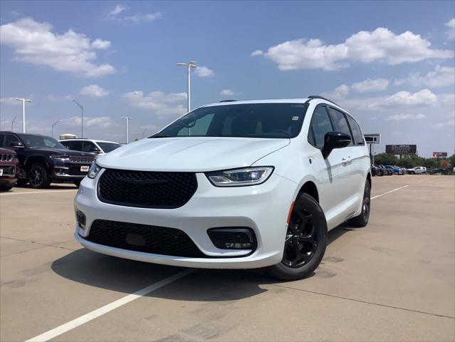 2024 Chrysler Pacifica Hybrid PACIFICA PLUG-IN HYBRID PREMIUM S APPEARANCE