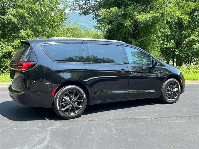 2024 Chrysler Pacifica PACIFICA LIMITED AWD