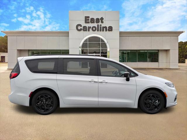 2024 Chrysler Pacifica Hybrid PACIFICA PLUG-IN HYBRID PREMIUM S APPEARANCE