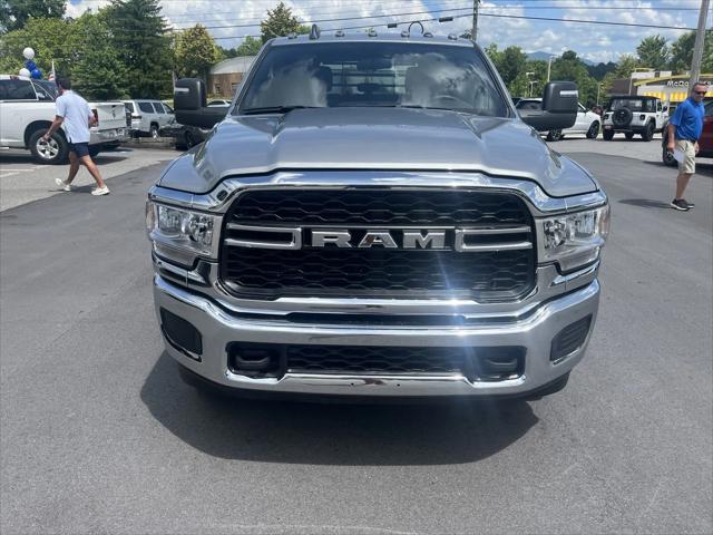 2024 RAM Ram 3500 Chassis Cab RAM 3500 TRADESMAN CREW CAB CHASSIS 4X4 60 CA