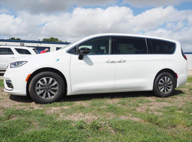 2024 Chrysler Pacifica Hybrid PACIFICA PLUG-IN HYBRID SELECT