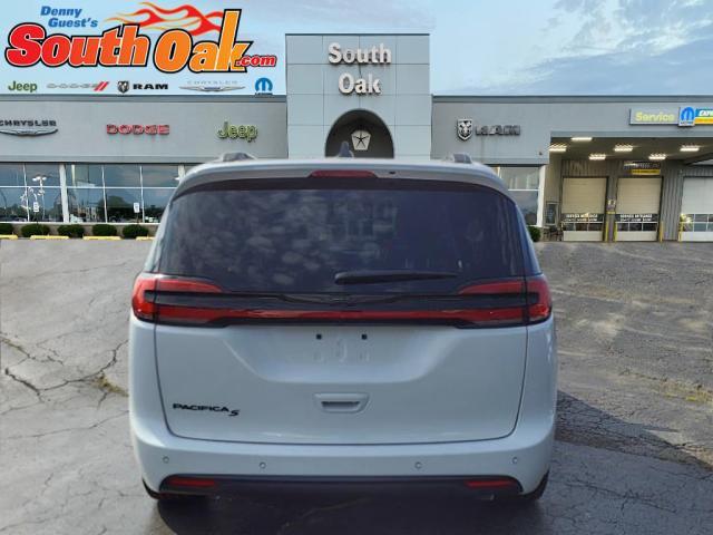 2024 Chrysler Pacifica PACIFICA TOURING L