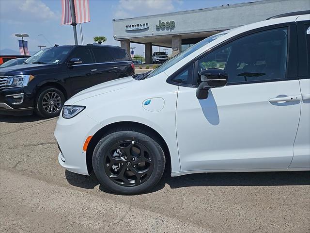 2024 Chrysler Pacifica Hybrid PACIFICA PLUG-IN HYBRID PREMIUM S APPEARANCE