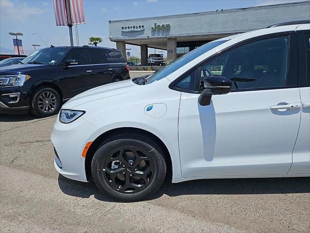 2024 Chrysler Pacifica Hybrid PACIFICA PLUG-IN HYBRID PREMIUM S APPEARANCE