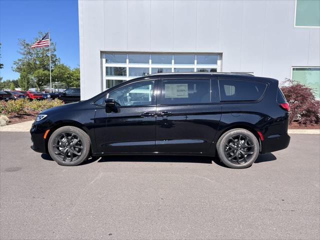 2024 Chrysler Pacifica PACIFICA TOURING L