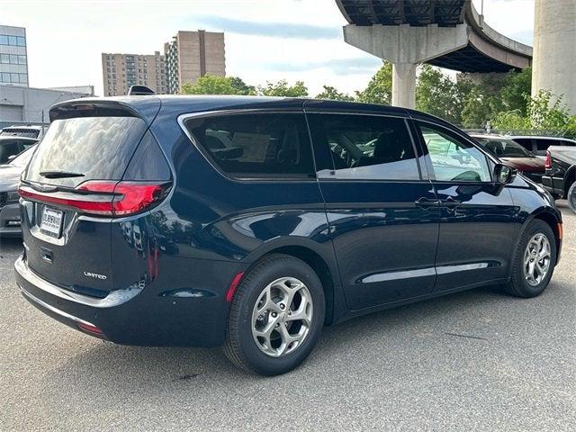 2024 Chrysler Pacifica PACIFICA LIMITED