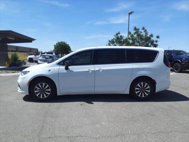 2024 Chrysler Pacifica Hybrid PACIFICA PLUG-IN HYBRID SELECT